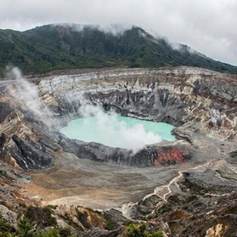poas volcano costa rica travel warning